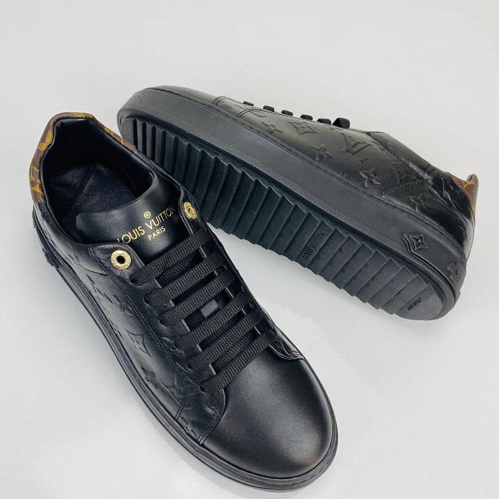 Time Out Women Sneaker-Black