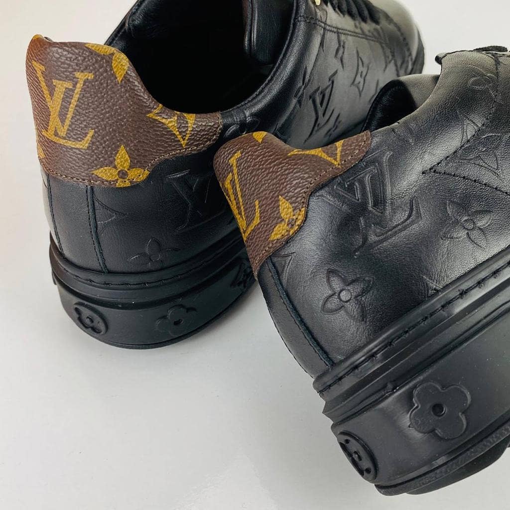 Time Out Women Sneaker-Black