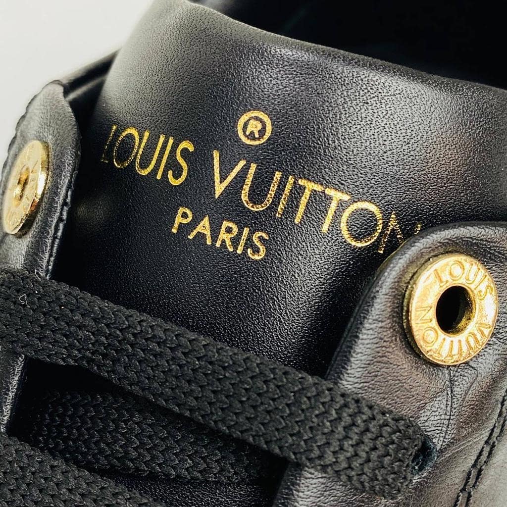 Time Out Women Sneaker-Black