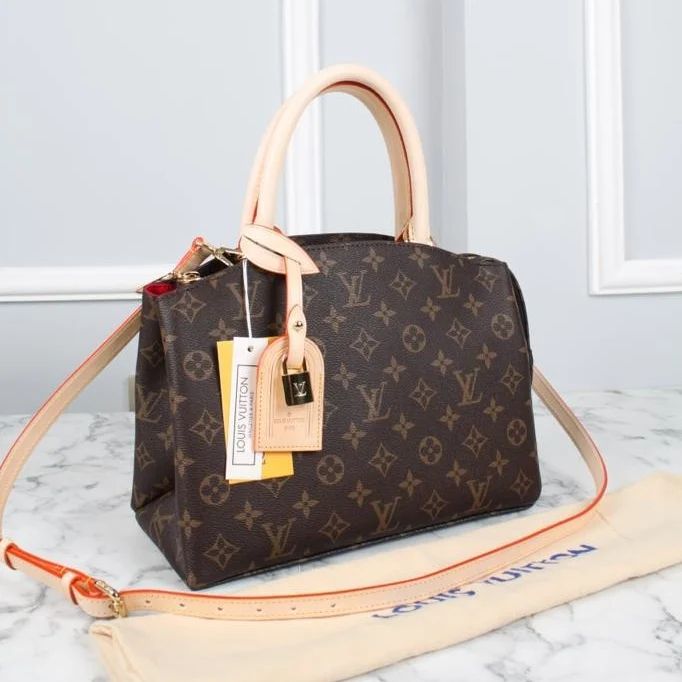 PETIT PALAIS MONOGRAM