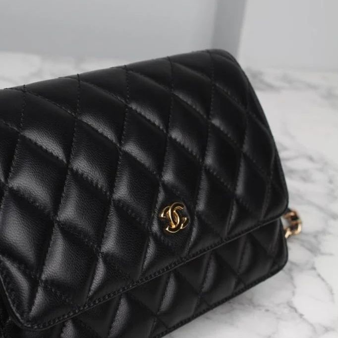 WALLET ON CHAIN - LAMBSKIN (Color Options)