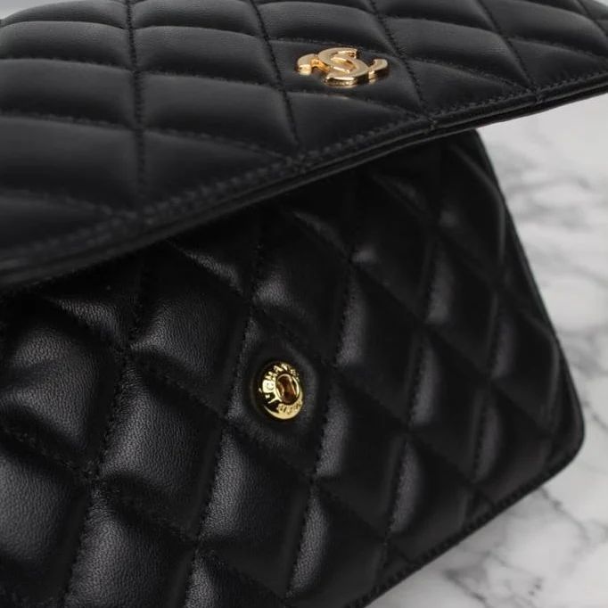 WALLET ON CHAIN - LAMBSKIN (Color Options)