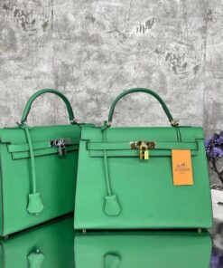 Kelly Bag 32 (Color Options)