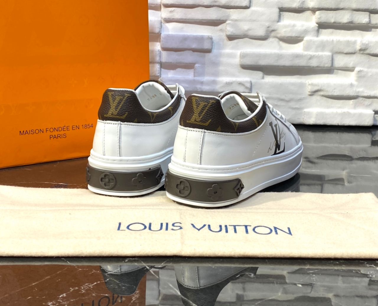 WHITE MONOGRAM SNEAKER