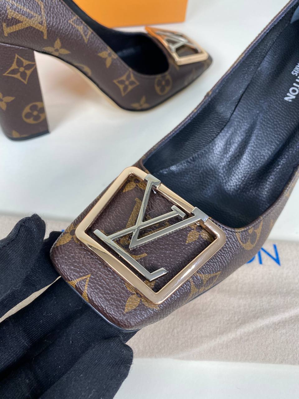 MADELEINE PUMP SHOES