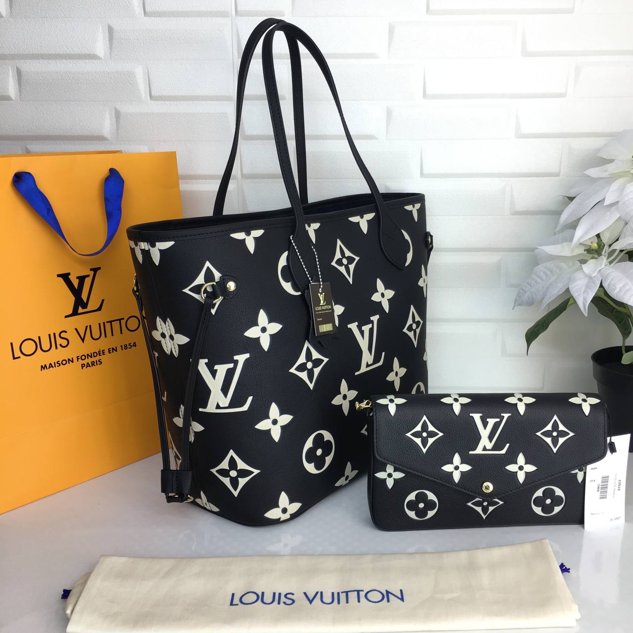 NEVERFULL MM WHITE & BLACK