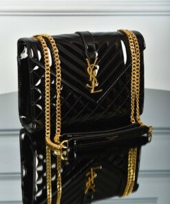 Envelope Medium in Patent Leather